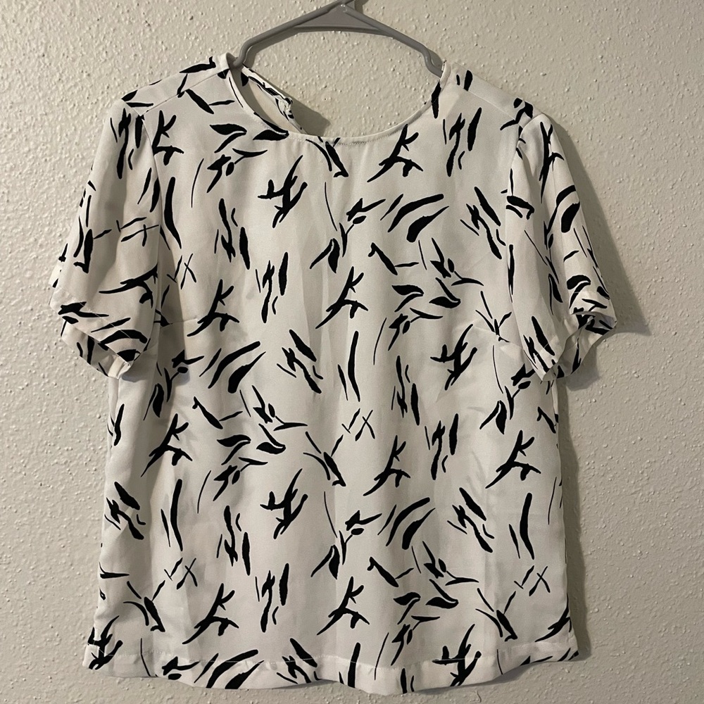 Black and White Patterned Everyday Blouse